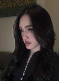 Lilly professional relax massage - Transsexual escort in Riyadh Photo 17 of 17