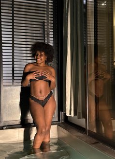 Lilly - escort in Bangkok Photo 2 of 5