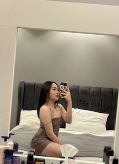 Lilly soft skin & both big dick - Acompañantes transexual in Al Manama Photo 4 of 7