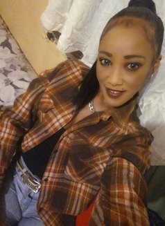 Lilly - puta in Cape Town Photo 2 of 6