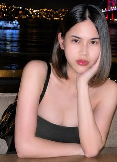 Lilly - Transsexual escort in Jeddah Photo 2 of 10