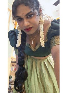 Lilly Versatile Mistress Shemale in Bang - Transsexual escort in Bangalore Photo 10 of 17