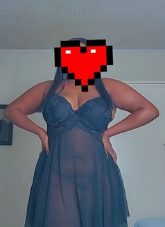 Lilly - escort in Lusaka Photo 3 of 4