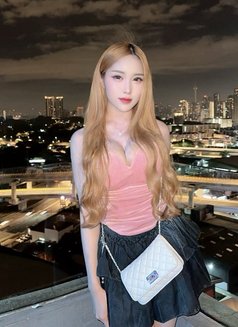 Lillybloosom - Transsexual escort in Jakarta Photo 30 of 30