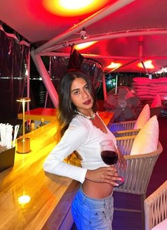 Lilu - escort in Bangkok Photo 4 of 6