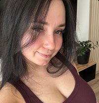 Lily - escort in Sydney