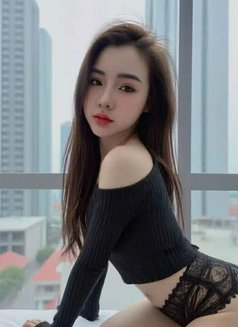 Lily Available Full Service - escort in Singapore Photo 1 of 5