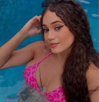 Lily - escort in Muscat