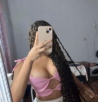 Lily - escort in Muscat