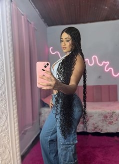 Lily - escort in Muscat Photo 3 of 3