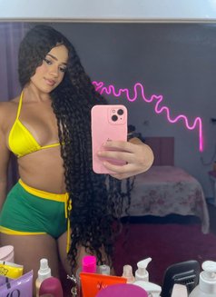 Lily - escort in Muscat Photo 2 of 2