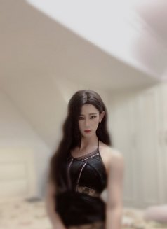 Lily - Acompañantes transexual in Shanghai Photo 2 of 13