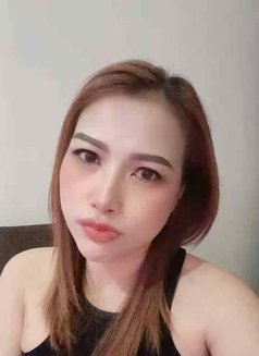 Lily - escort in Doha Photo 4 of 14