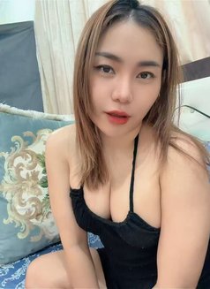 Lily - escort in Doha Photo 12 of 14