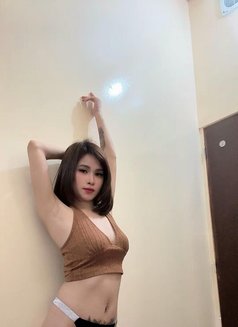 Lily - escort in Abu Dhabi Photo 12 of 20