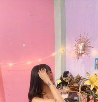 Lily is here text now - Transsexual escort in Guwahati