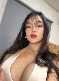 Lily - Acompañantes transexual in Manila Photo 2 of 6