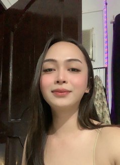 Lily - Acompañantes transexual in Manila Photo 1 of 4