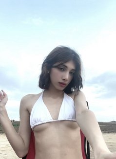 Lily - escort in Dubai Photo 7 of 7