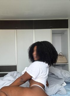 Harriet - escort in Dubai Photo 6 of 8