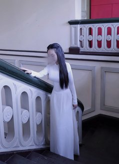 Lily Hcmc - puta in Ho Chi Minh City Photo 8 of 10