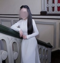 Lily Hcmc - puta in Ho Chi Minh City