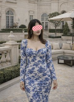 Lily - escort in Gurgaon Photo 1 of 4