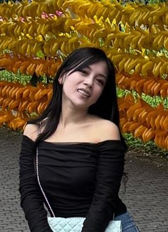 Lily - escort in Jakarta Photo 1 of 1