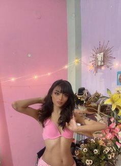 Lily is here text now - Transsexual escort in Guwahati Photo 5 of 17