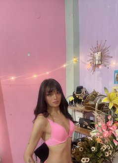 Lily is here text now - Transsexual escort in Guwahati Photo 6 of 17