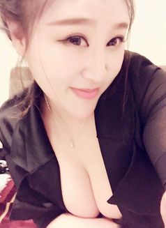 Emma..want you for best GFE in town - escort in Al Manama Photo 4 of 6