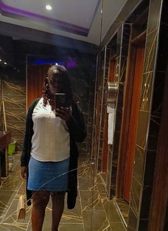 Lily - escort in Nairobi Photo 4 of 4