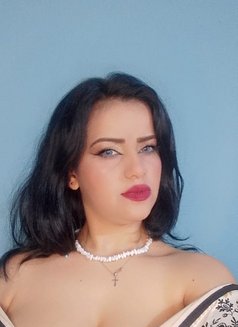 Lily - escort in Beirut Photo 7 of 8
