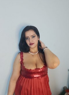 Lily - escort in Beirut Photo 8 of 8
