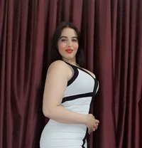 Lily - escort in Beirut Photo 5 of 6