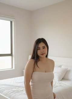 Lily lily - masseuse in Doha Photo 4 of 6