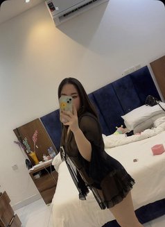 Lily massage available - puta in Riyadh Photo 12 of 23