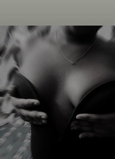 Lily - escort in Kolkata Photo 5 of 5