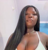 Lily - escort in New Delhi