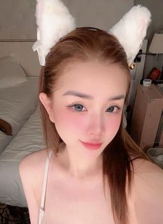 Lily - escort in Doha Photo 1 of 4