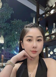 Lily - escort in Doha Photo 4 of 4