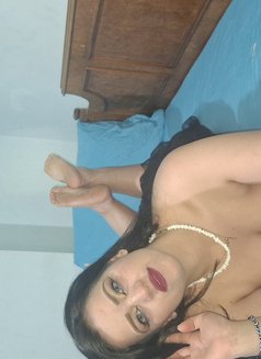 Lily - escort in Beirut Photo 8 of 10