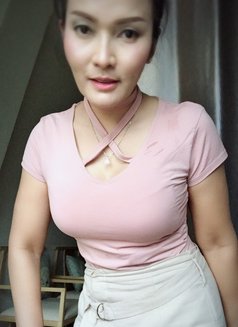 Lily - escort in Bangkok Photo 6 of 12