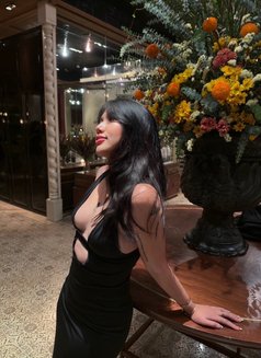 Lily - escort in Bangkok Photo 2 of 3