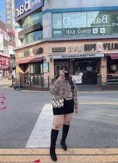 Lily - escort in Muscat Photo 3 of 4