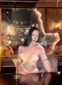 Lily - Transsexual escort in Bangkok Photo 1 of 3