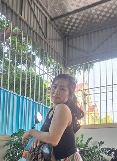 Lily - escort in Jakarta Photo 4 of 4
