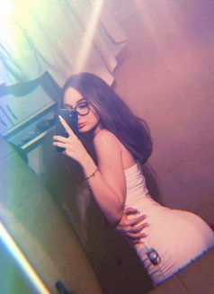 Lilylannye - puta in London Photo 7 of 7