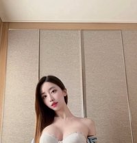 Lilyy - puta in Singapore Photo 1 of 4