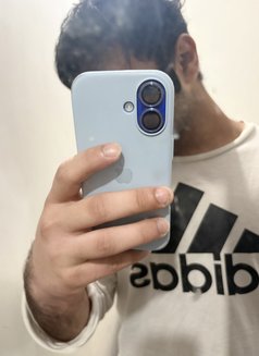 Limited Time Offer, Harris - Male escort in New Delhi Photo 2 of 5